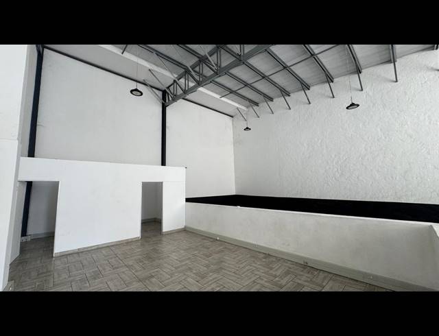322M² WAREHOUSE TO LET IN LINBRO PARK